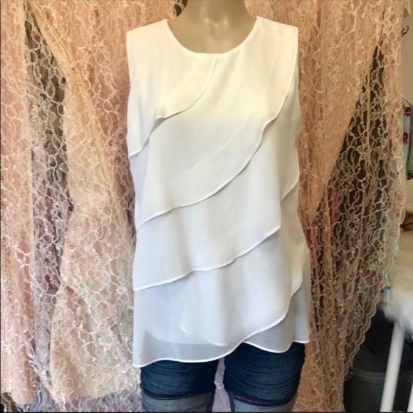 Calvin Klein ruffled front top - Picture 2 of 5